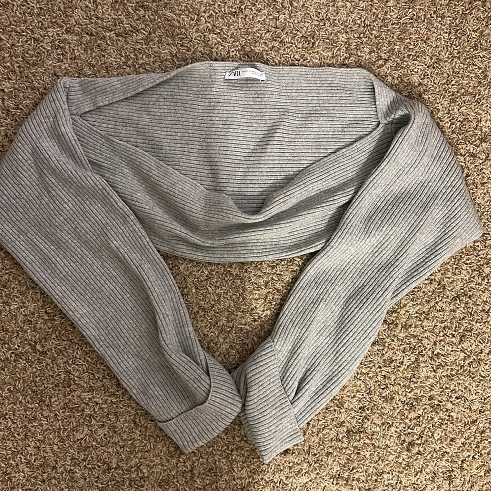 Zara Shrug
